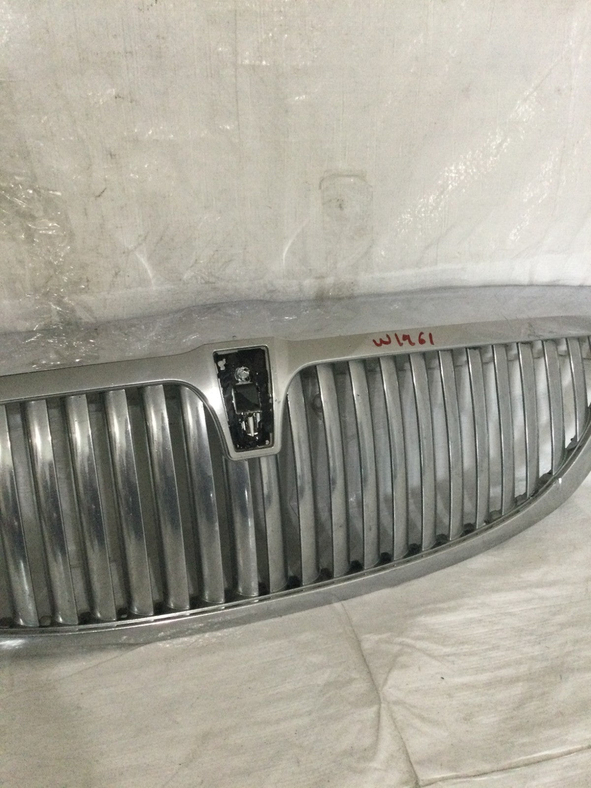 2003-2011 Lincoln Town Car Grille OEM 6W13-8200-AA