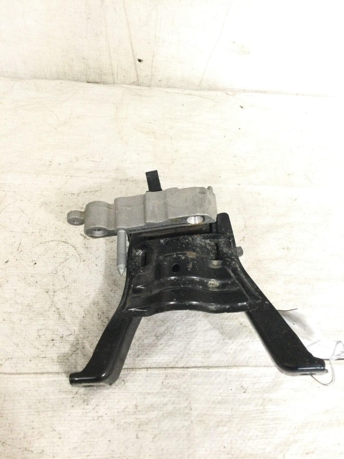2021 Toyota Corolla Passenger Side Engine Frame Mount OEM