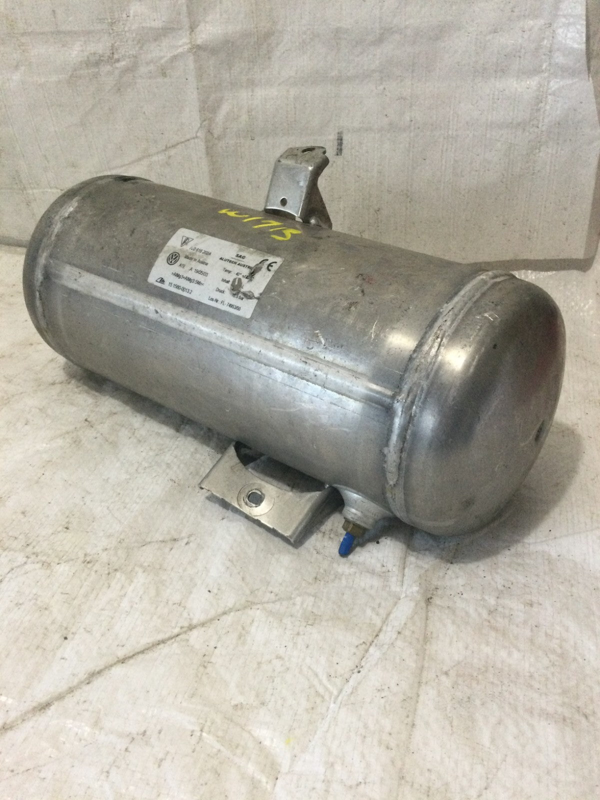 2007 Volkswagen Touareg Air Suspension Pressure Tank Accumulator 7L0616202A OEM