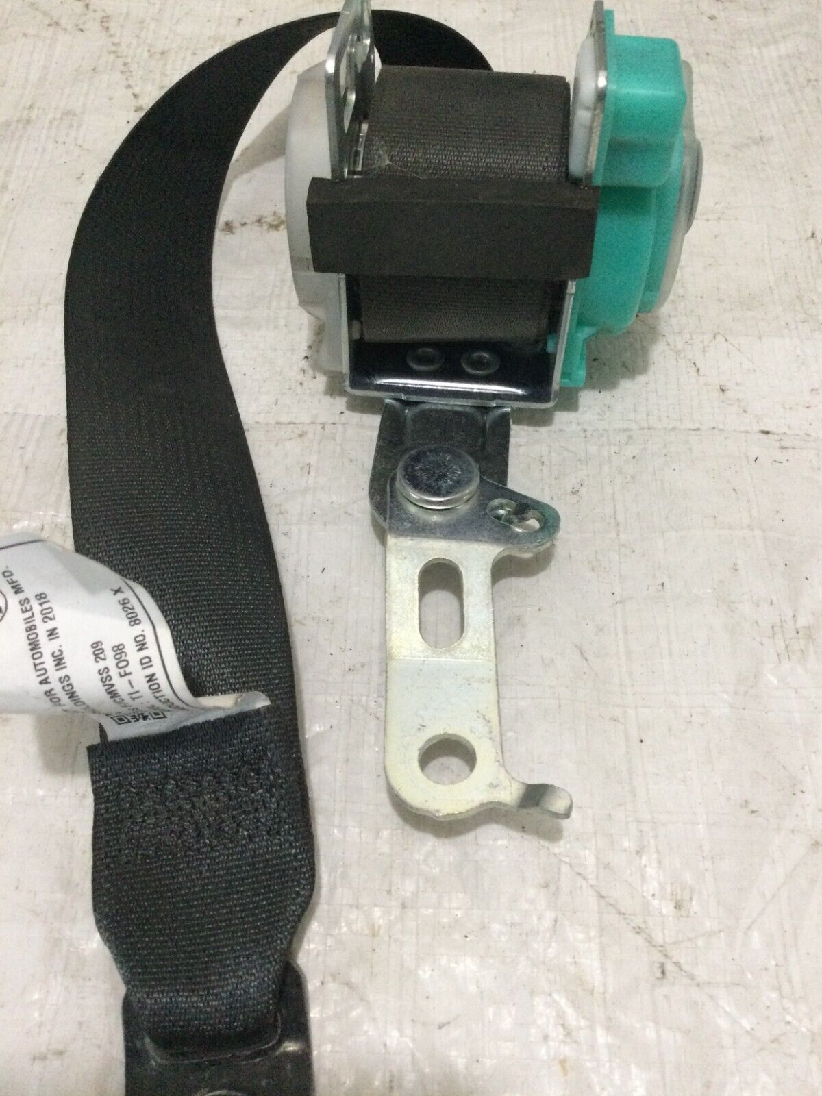 2018 Toyota Corolla  Front Right Passenger Seat Belt Buckle OEM
