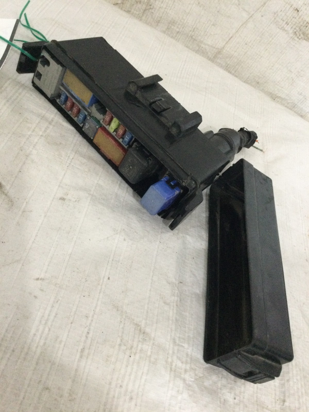 2007 Infiniti G35 3.5L Under Hood Fuse Relay Box OEM