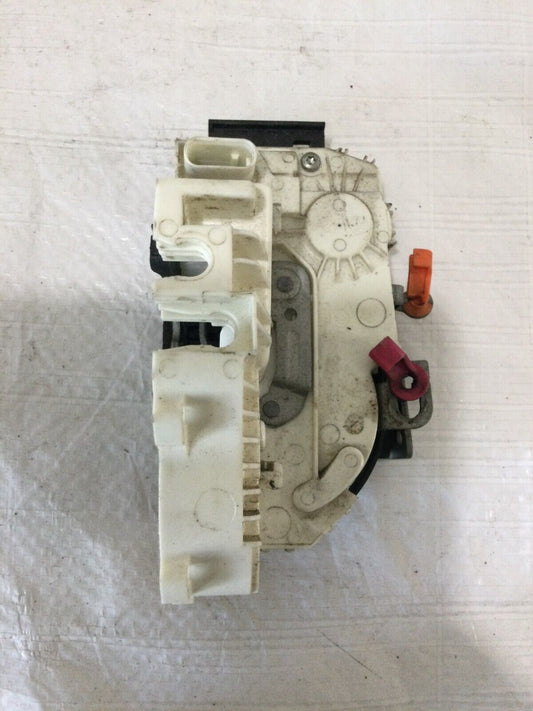 2015 Chrysler Town & Country Front Left Driver Side Door Actuator OEM 04589693AD