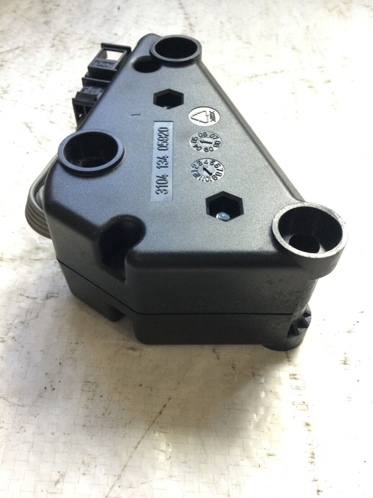 2006 Volkswagen Jetta Radio Amplifier Front Right Passenger 1K0035463D OEM