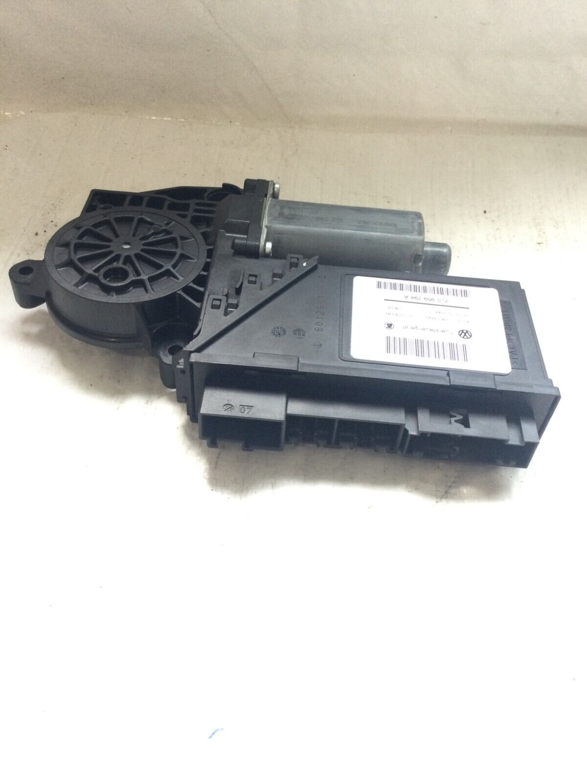 2007 Volkswagen Touareg Door Window Regulator Motor Rear Right 7L0959794A OEM