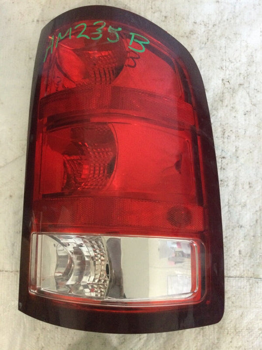 2010 GMC Sierra 2500HD Tail Light Lamp Rear Right Passenger Side OEM RH