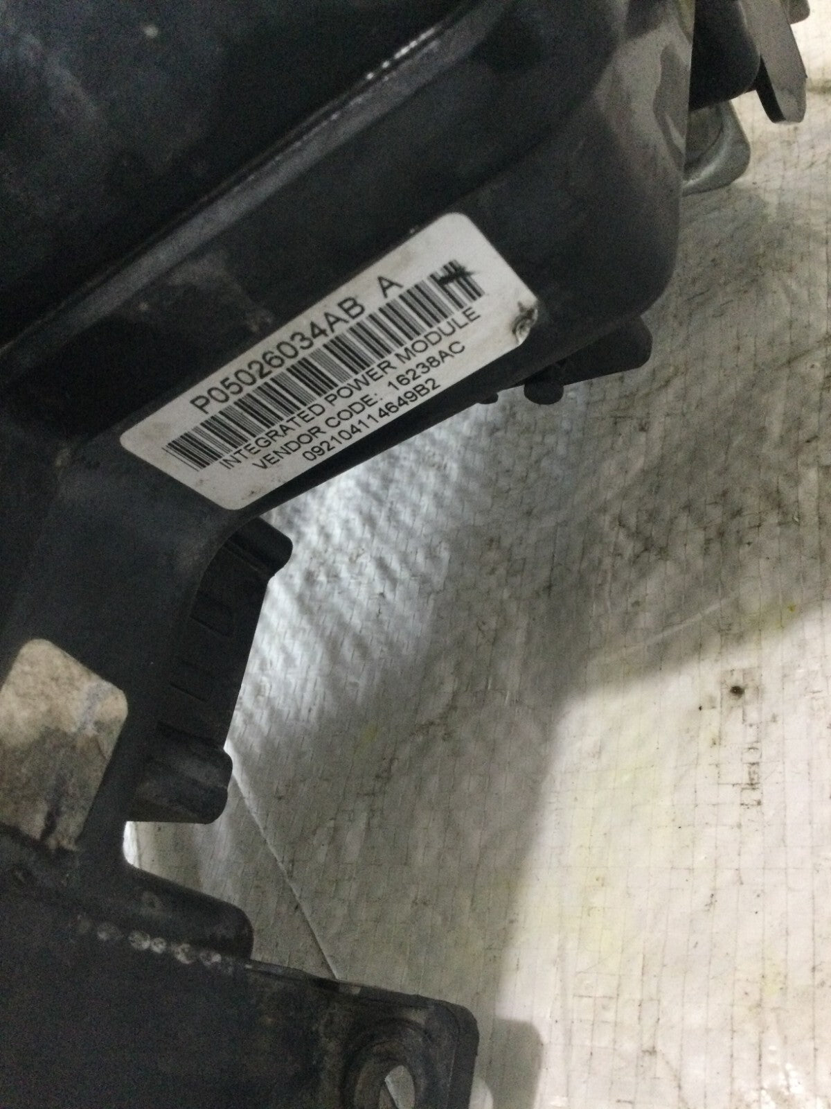 2005 Dodge Ram 1500 TIPM Integrated Power Module Fuse Box P05026034AB OEM