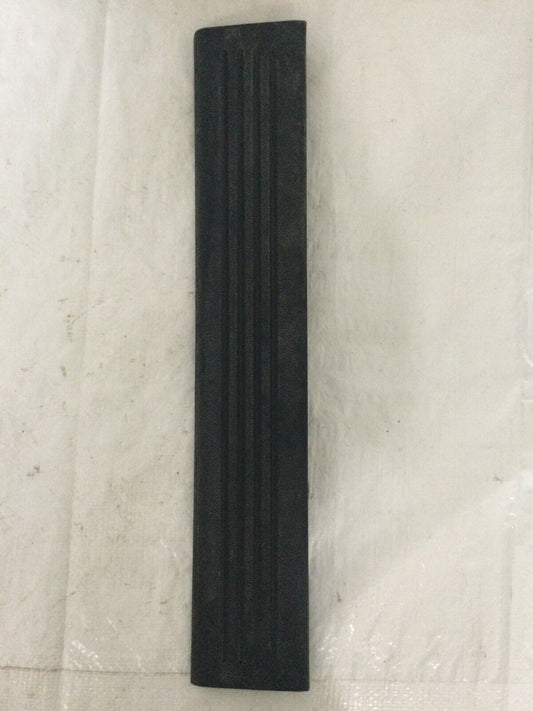 2007-2013 Silverado Sierra Right Rear Sill Plate Crew Cab 25844290 OEM
