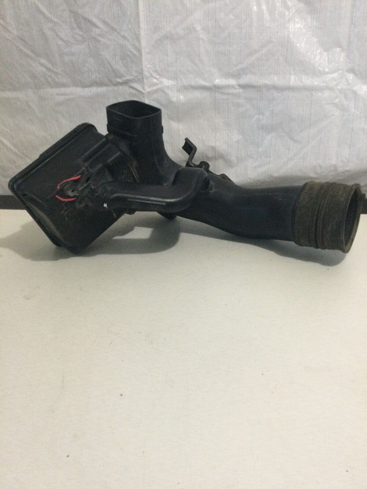 2007-2011 Honda CR-V CRV Air Intake Tube Resonator OEM 2.4L ( DAMAGE MARKED )