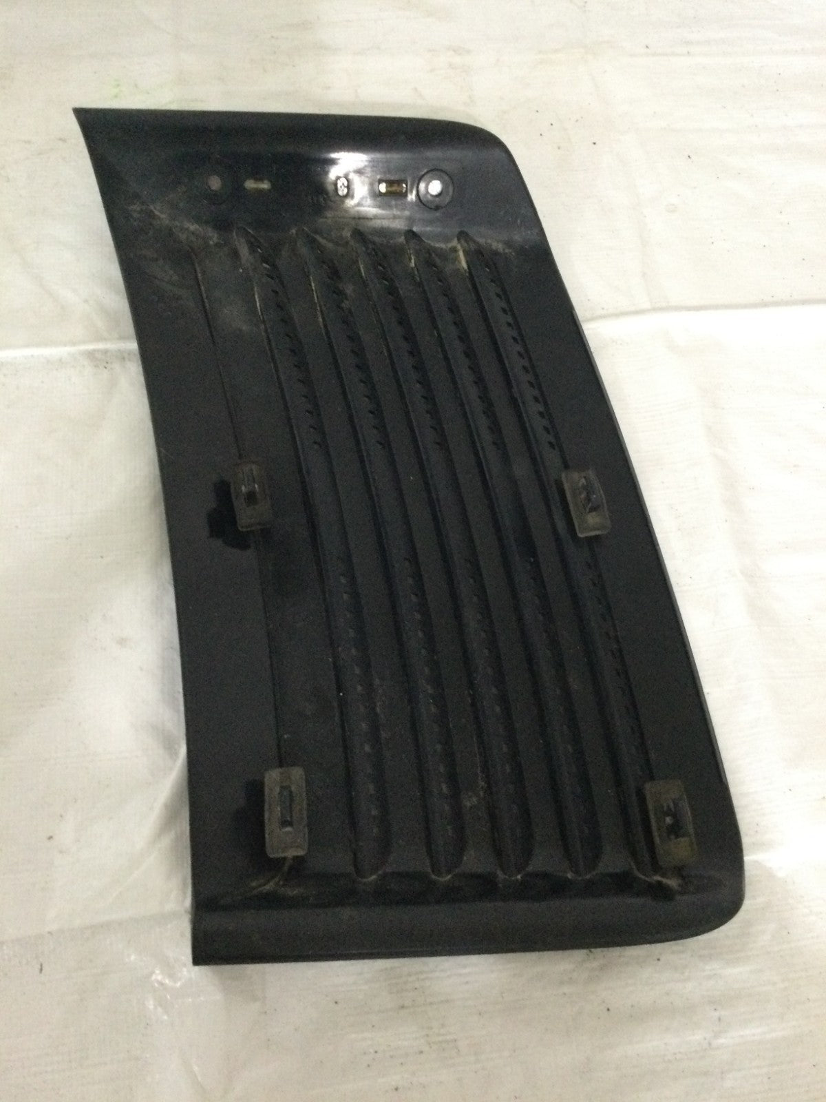 2007-2010 Chevy Silverado 2500 3500 Right Hood Scoop Insert Vortec OEM