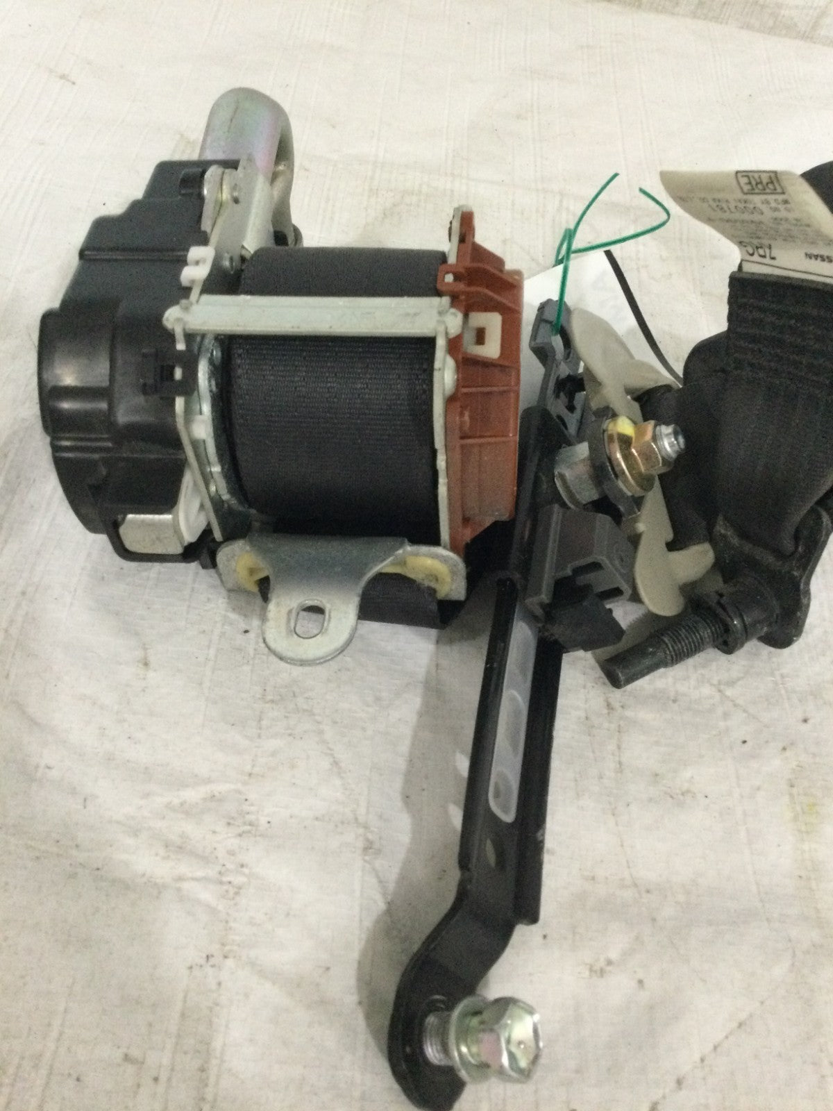 2007 Infiniti G35 Front Right Passenger Seat Belt OEM 7Q3590-P