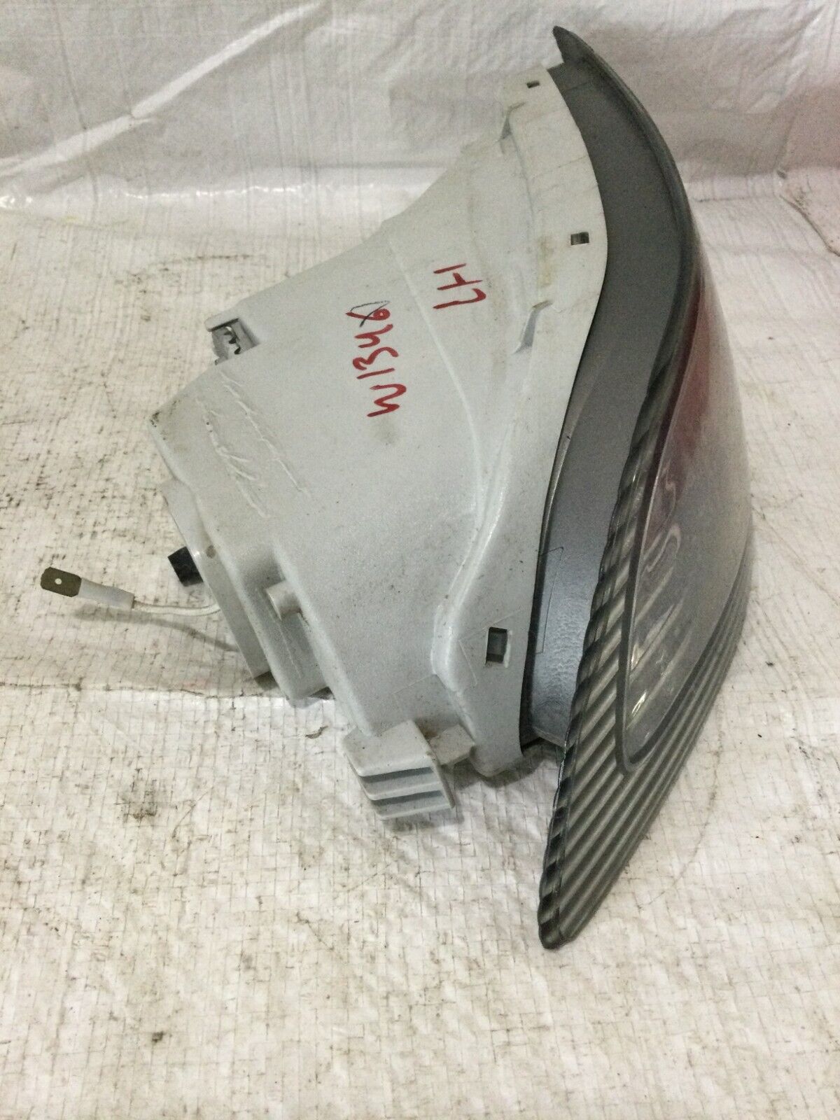 2005 Toyota Sienna  Left Driver Side Fog Light Lamp OEM ( Chip Mark shown )