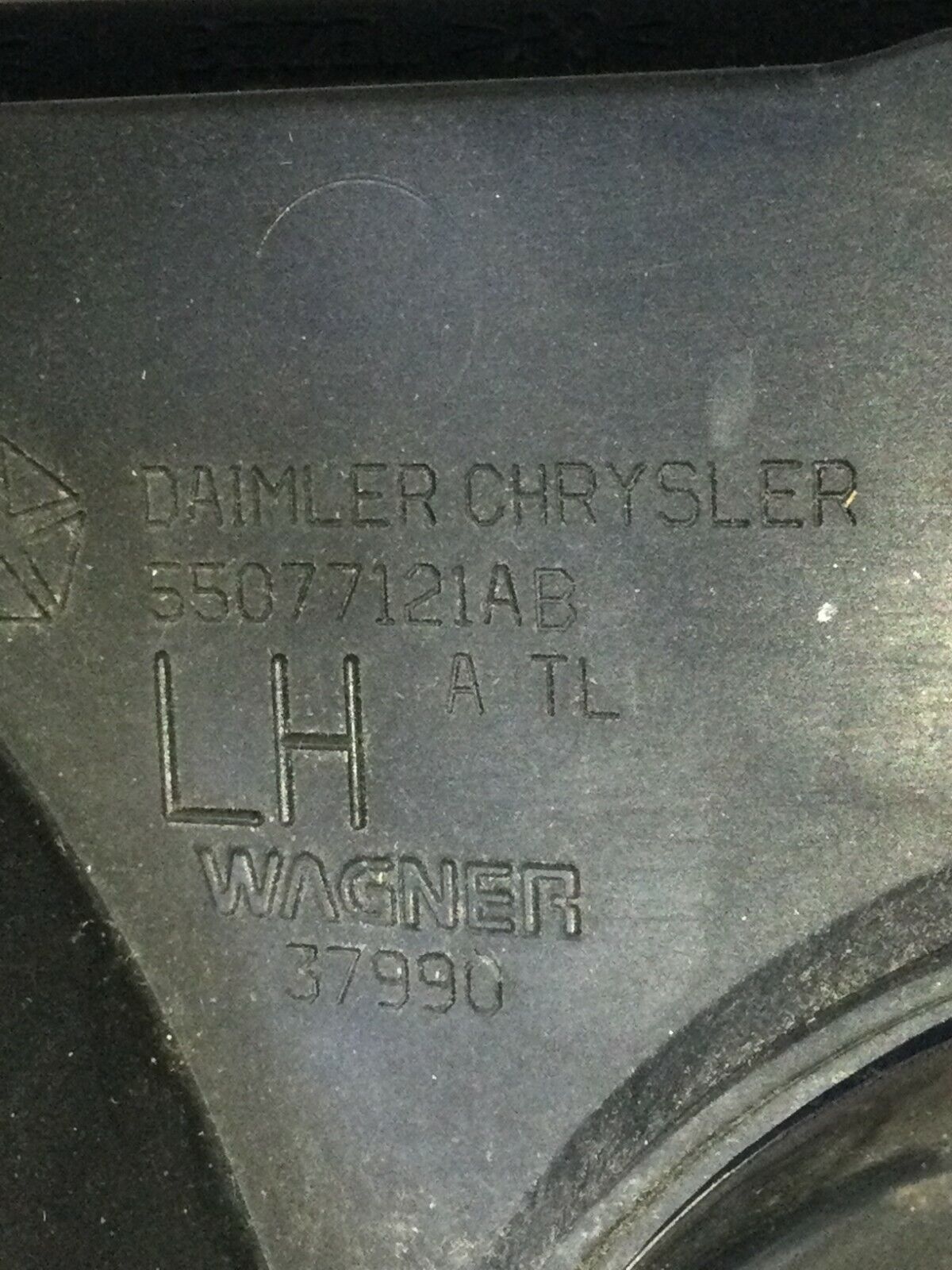 2002-2005 Dodge Ram 1500 Left Driver Side Headlight 55077121AB LH