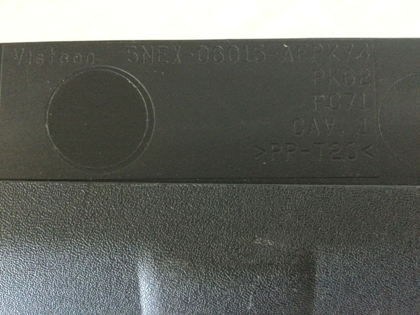 2005-2006 Nissan Frontier Xterra Glove Box 68500-EA000 OEM