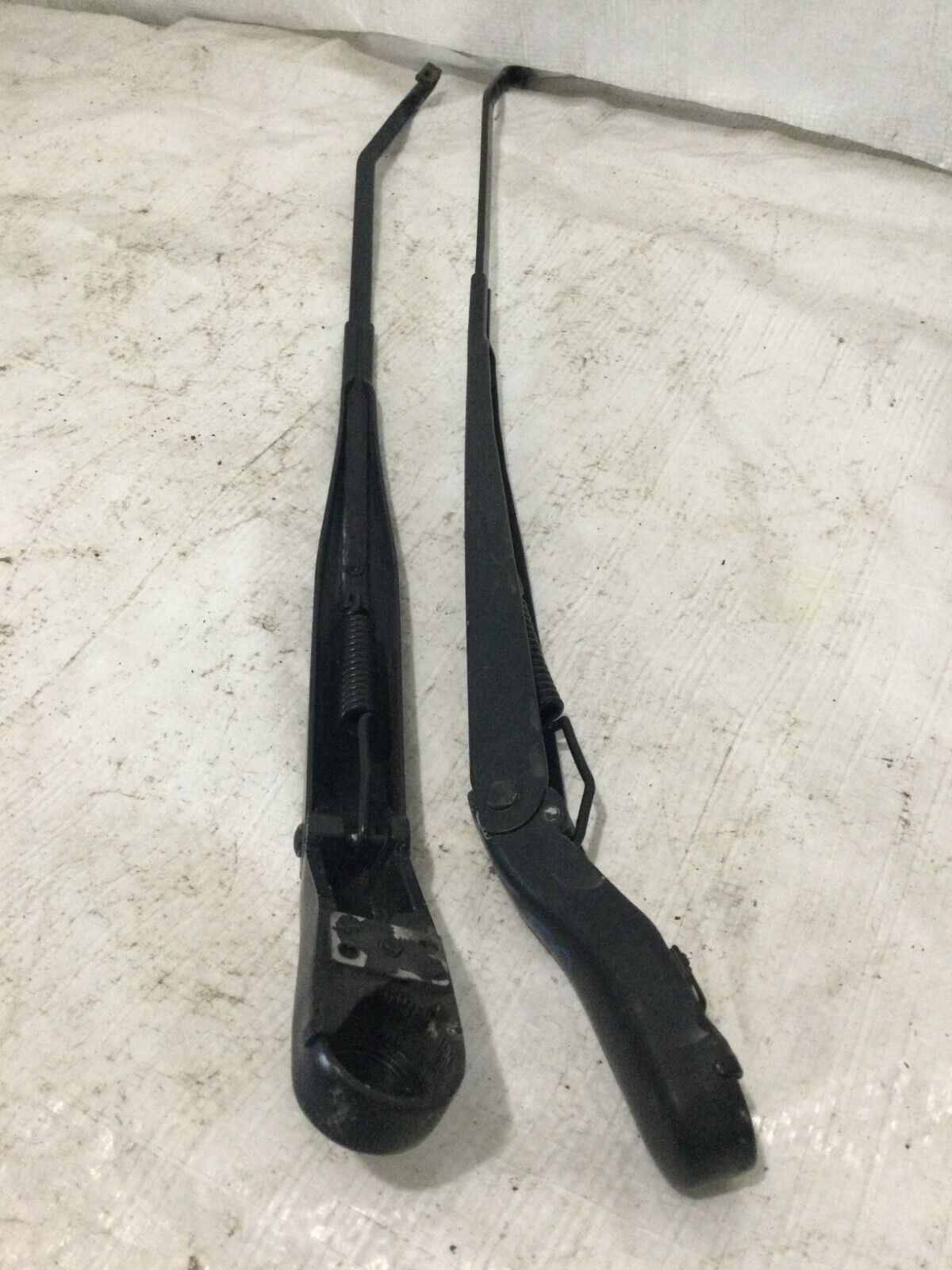 2003-2005 Dodge Ram 1500 Front Wiper Arm Set OEM