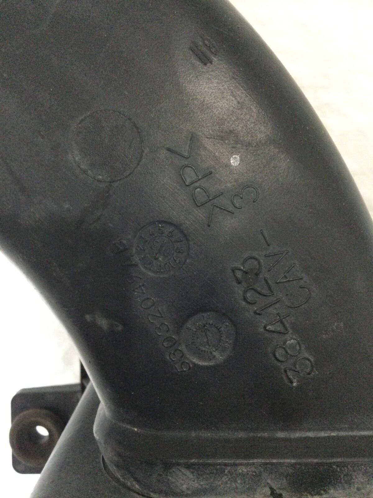 2004 Dodge Ram 1500 Air Cleaner Filter Box 53032043AB OEM 5.7L