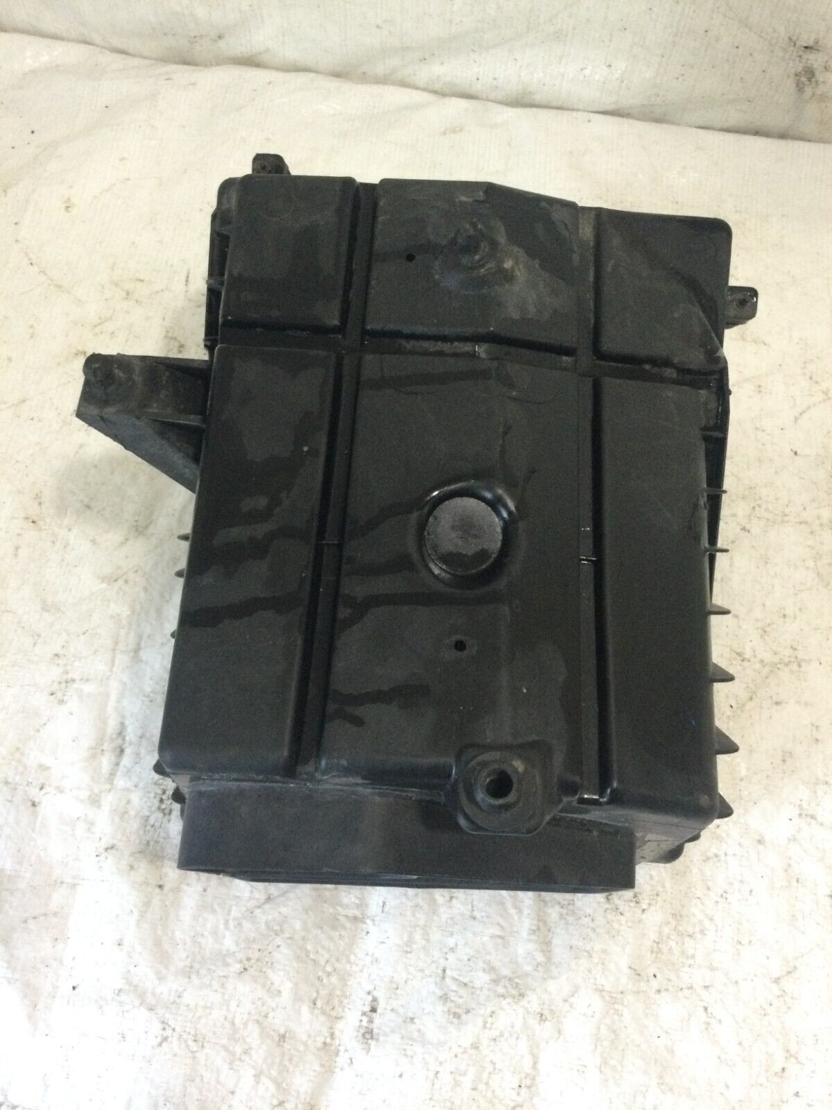 2007 Cadillac Esclade Air Box Cleaner Filter Assembly OEM