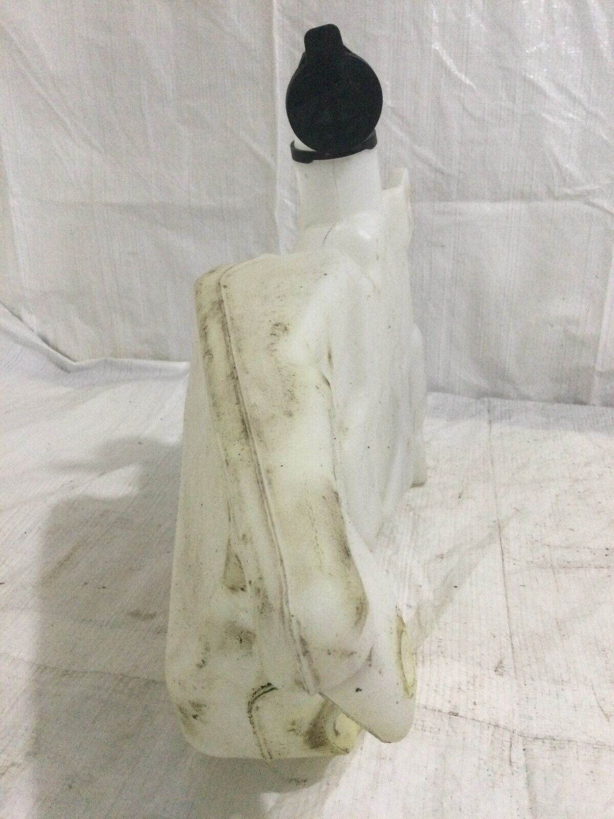 2019-2022 GMC Sierra 1500 Windshield Washer Flood Reservoir Bottle 84458191 OEM