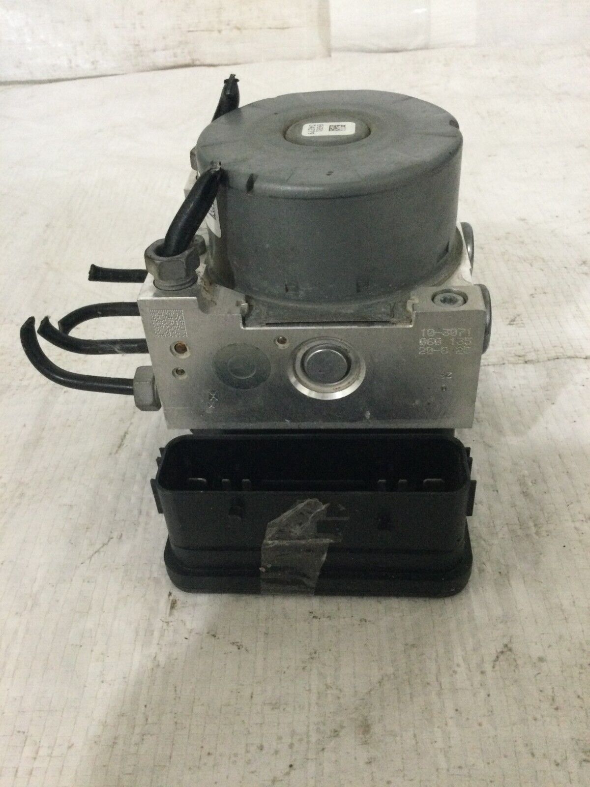 2017 - 2019 Ford Escape 2.0L 4WD ABS Anti Lock Brake Pump Unit GV61-2C405-CJ OEM