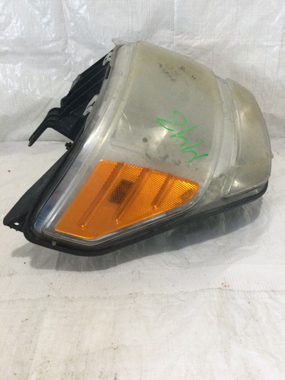 2007-2011 Dodge Nitro Headlight Right Passenger Side OEM RH