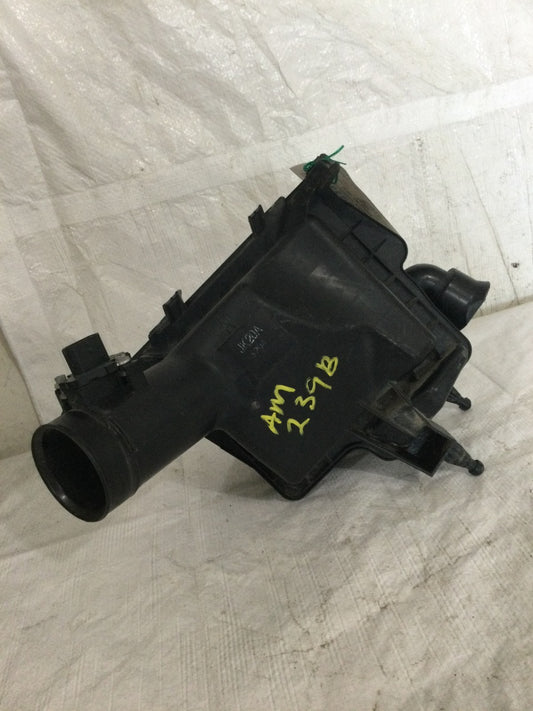 2007 Infiniti G35 3.5L Right Passenger Side Air Cleaner Box OEM