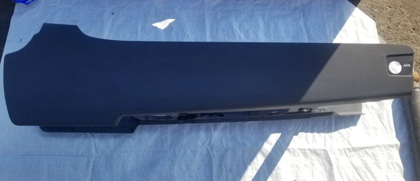 2004-2007 Volkswagen Touareg Center Console Storage Compartment Frame OEM