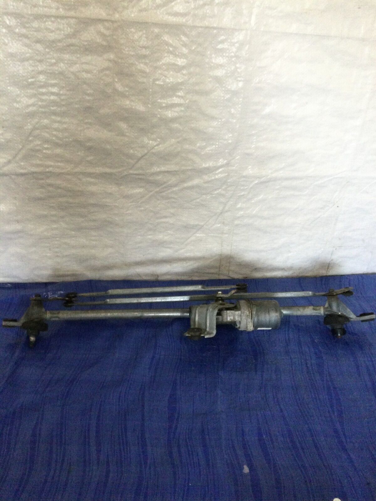2007-2008 Cadillac Escalade ESV Front Windshield Wiper Motor W/ Linkage OEM