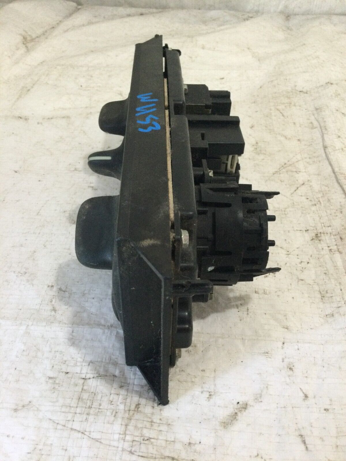 2003 Chevrolet Impala A/C Heater Control Unit OEM 9384461 ( DAMAGED BODY MARKED)