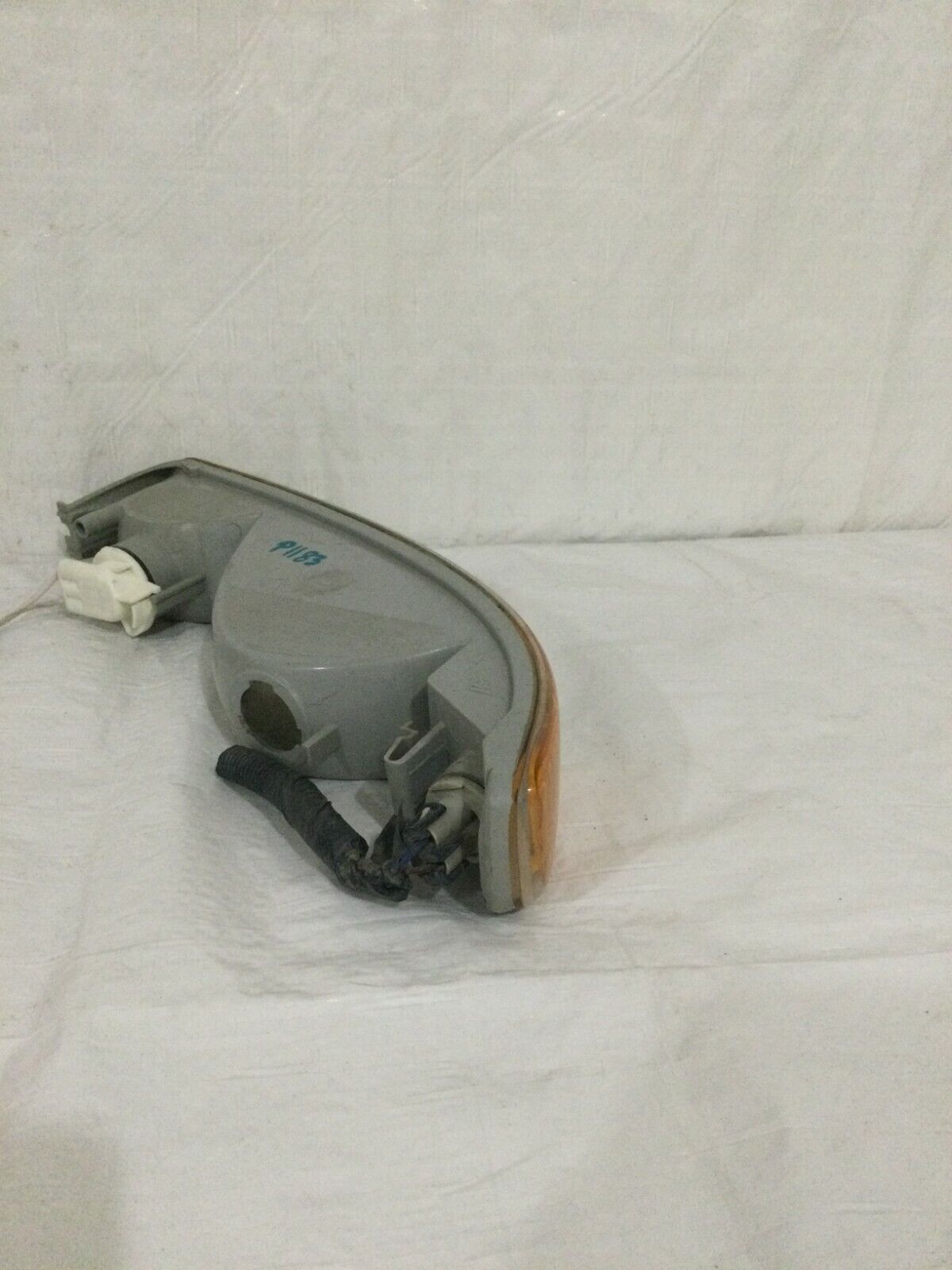 1999-2007 GMC Yukon Right Passenger Side Marker Turn Signal OEM 16524676B RH