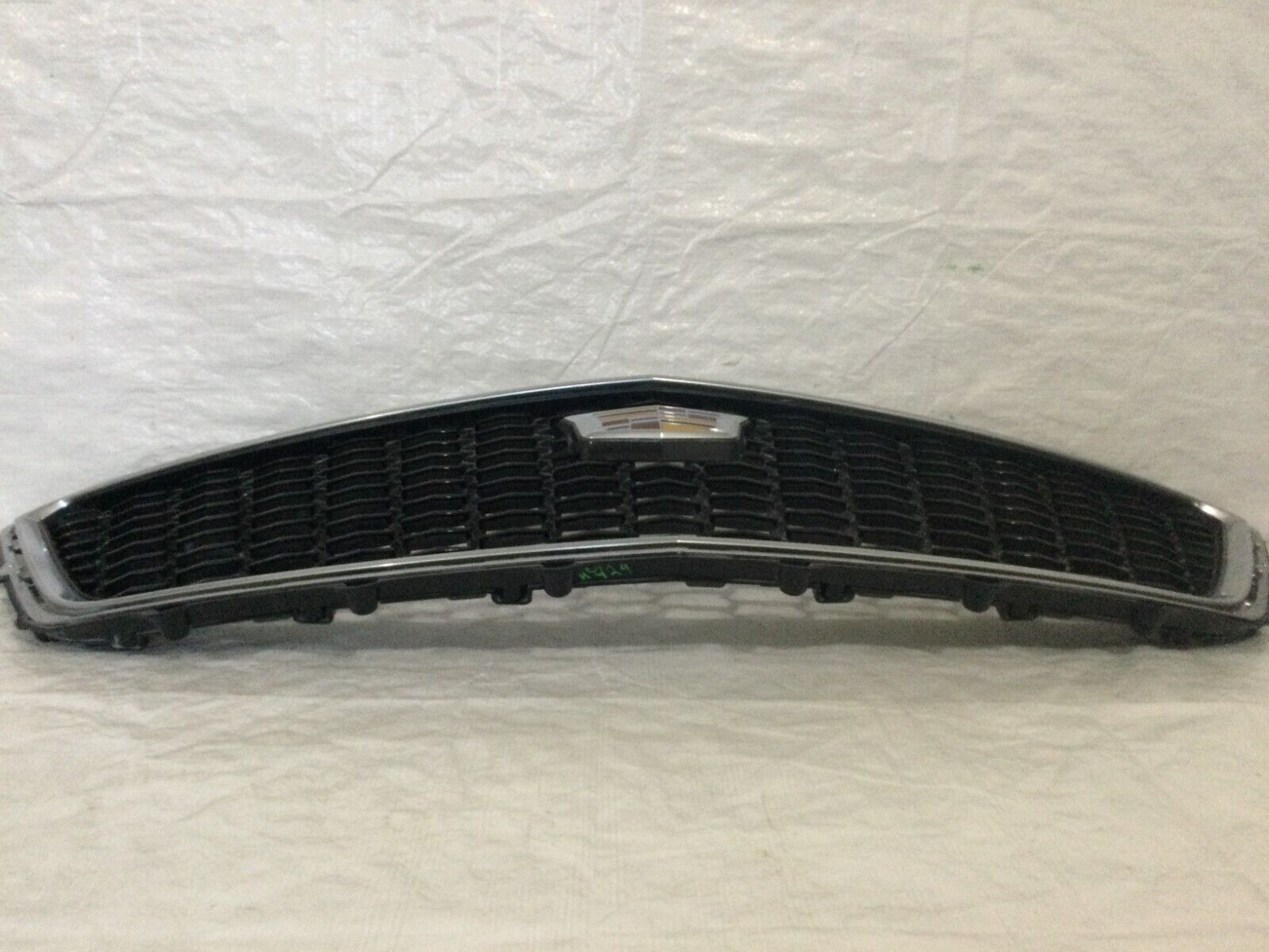 2019-2021 Cadillac XT4 Sport Front Grille W/ Emblem OEM 84582861