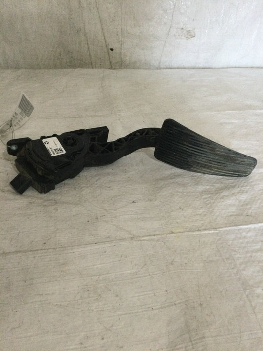 2014 Dodge Ram 2500 Accelerator Pedal Assembly OEM 68043161AC