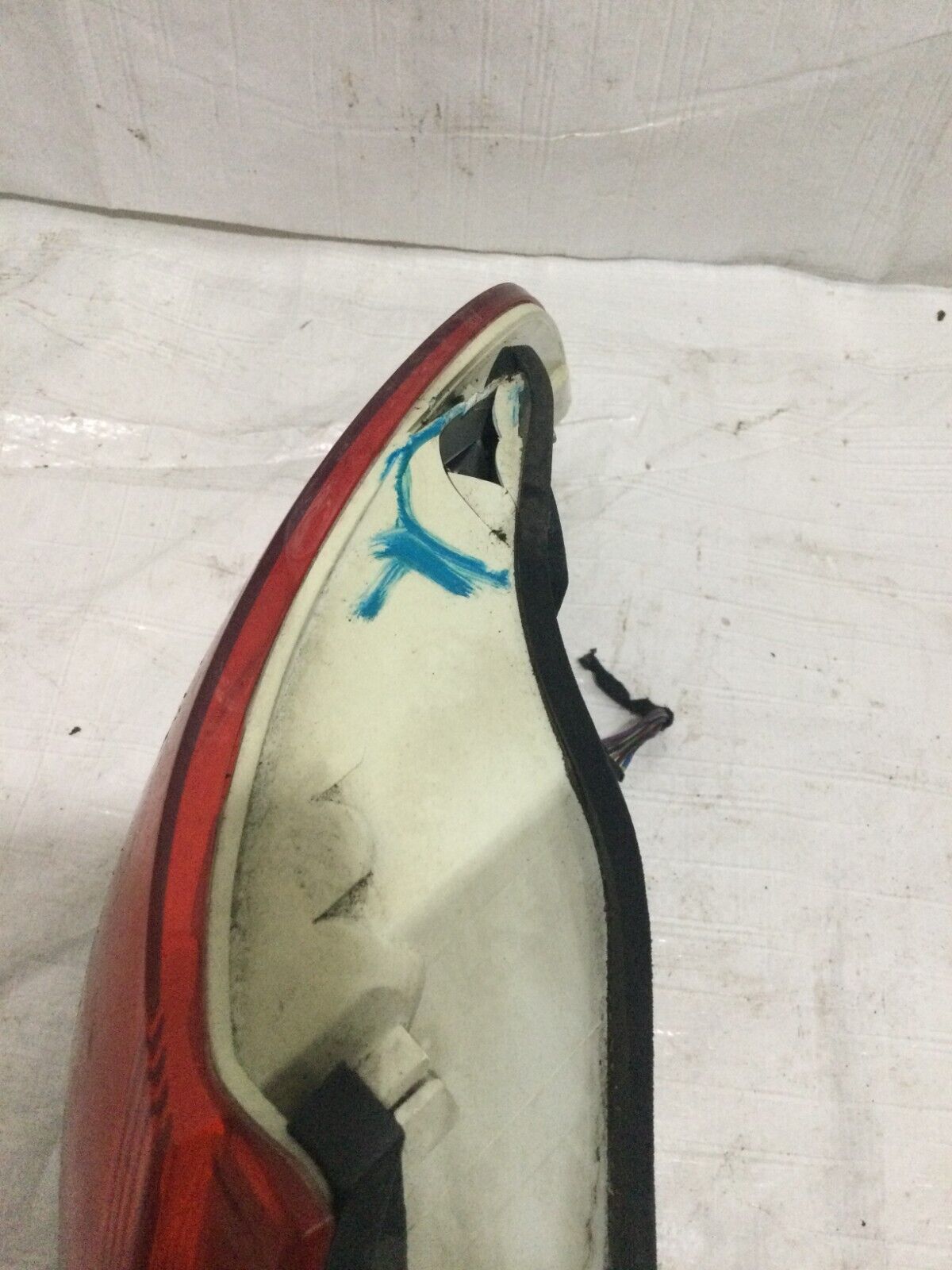 2004 BMW 745I Rear Left Tail Light Lamp OEM ( Damaged Housing )