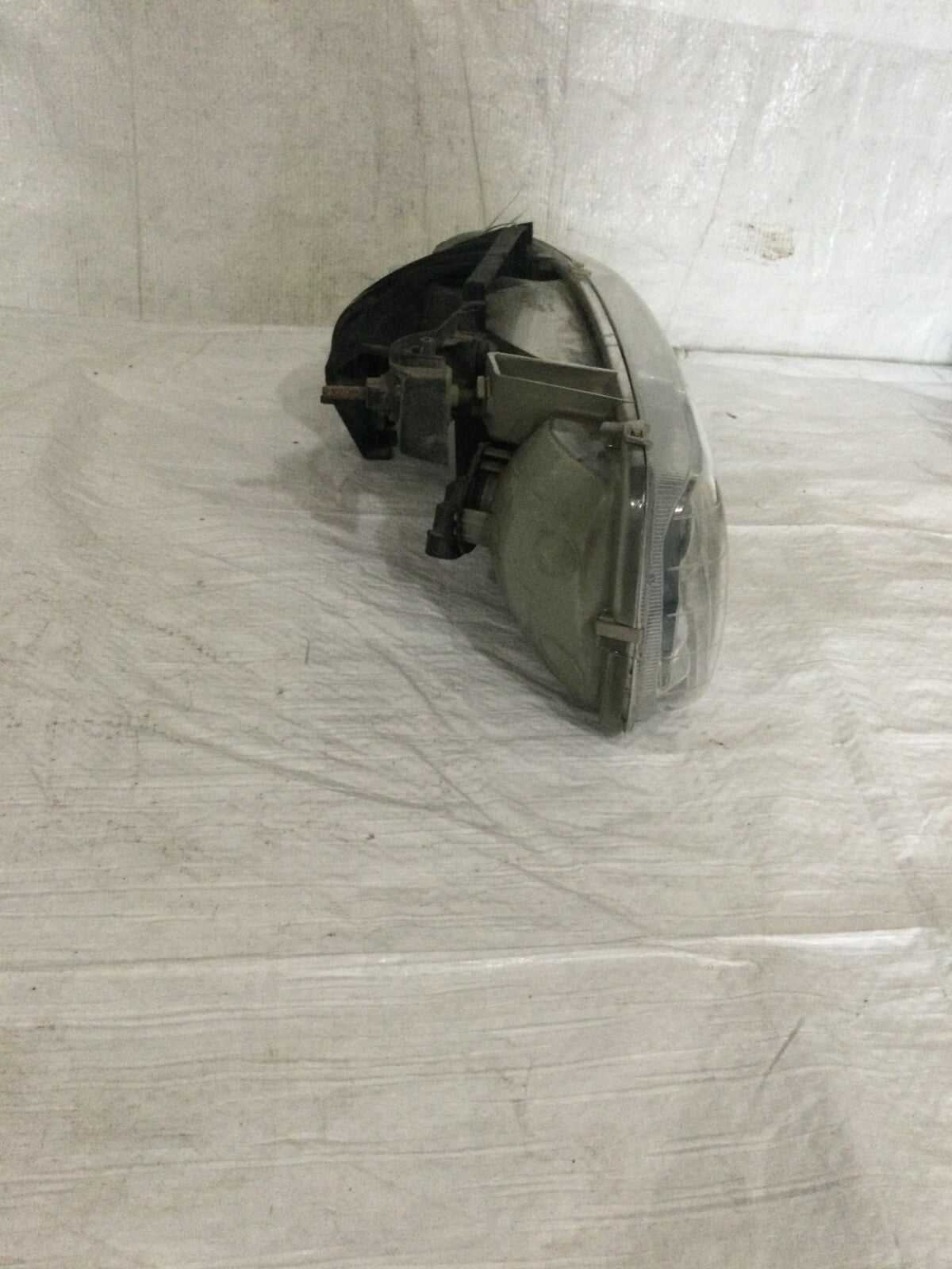 2001 Chevrolet Silverado 2500 Left Driver Headlight OEM