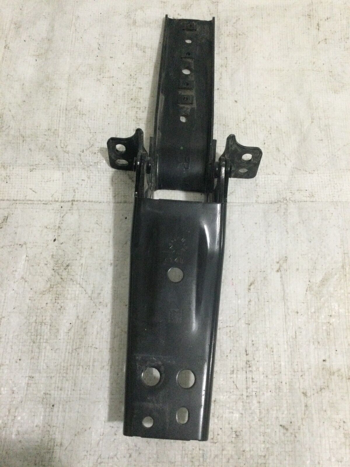 2019-2022 GMC Sierra 1500 Upper Tailgate Hinge Right OEM RH
