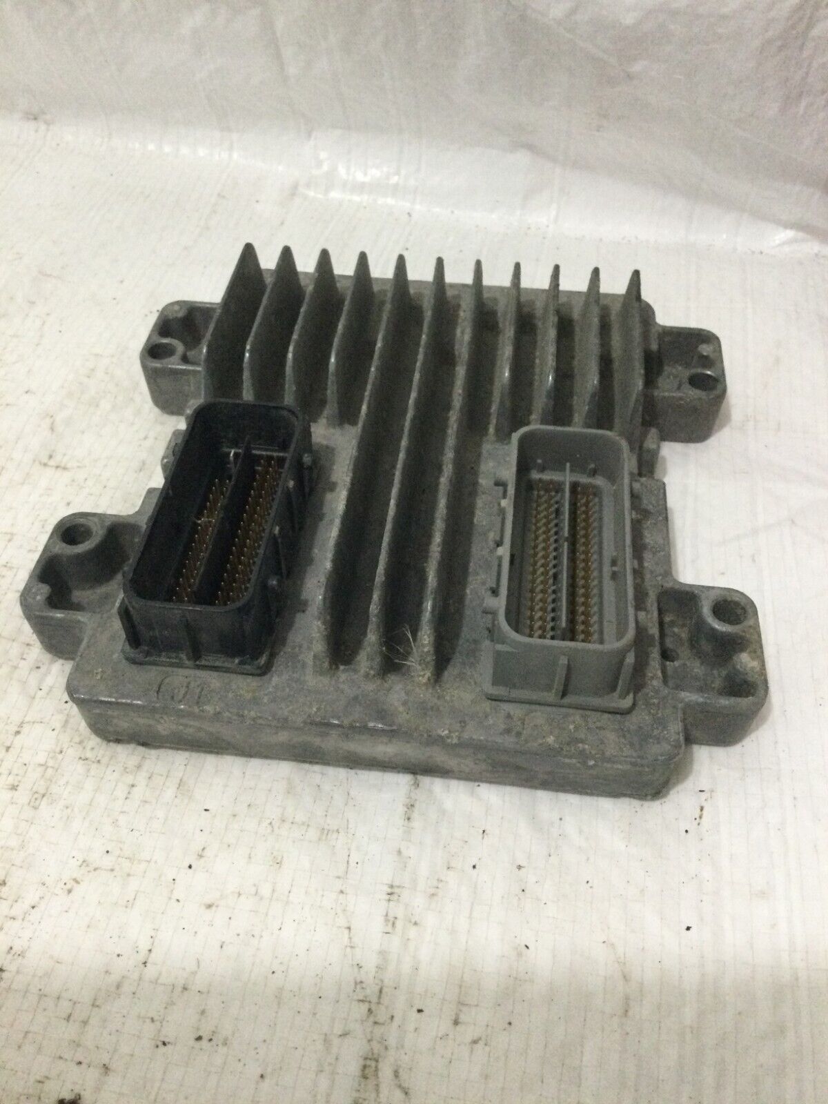 2007 GMC Sierra 1500   Engine motor Control Module  OEM 12614085
