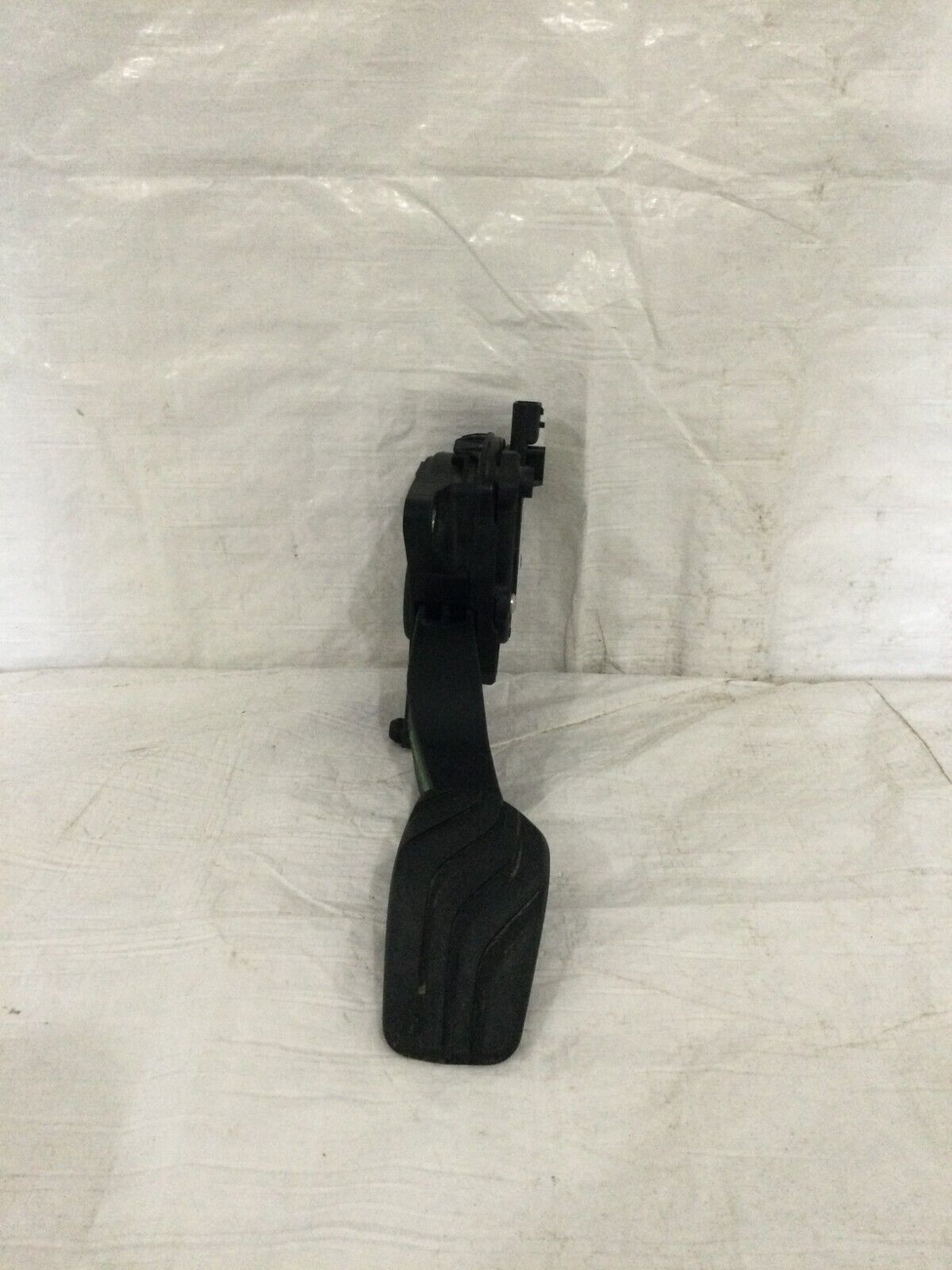 2018-2020 Nissan Rogue Accelerator Gas Pedal 180024BA0A OEM