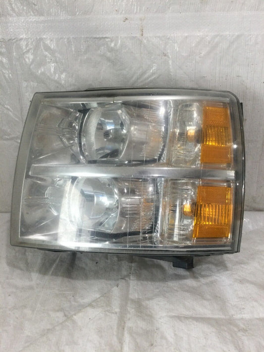 2007-2014 Chevy Silverado 3500 Drivers Side OEM Headlight Assembly 25962804