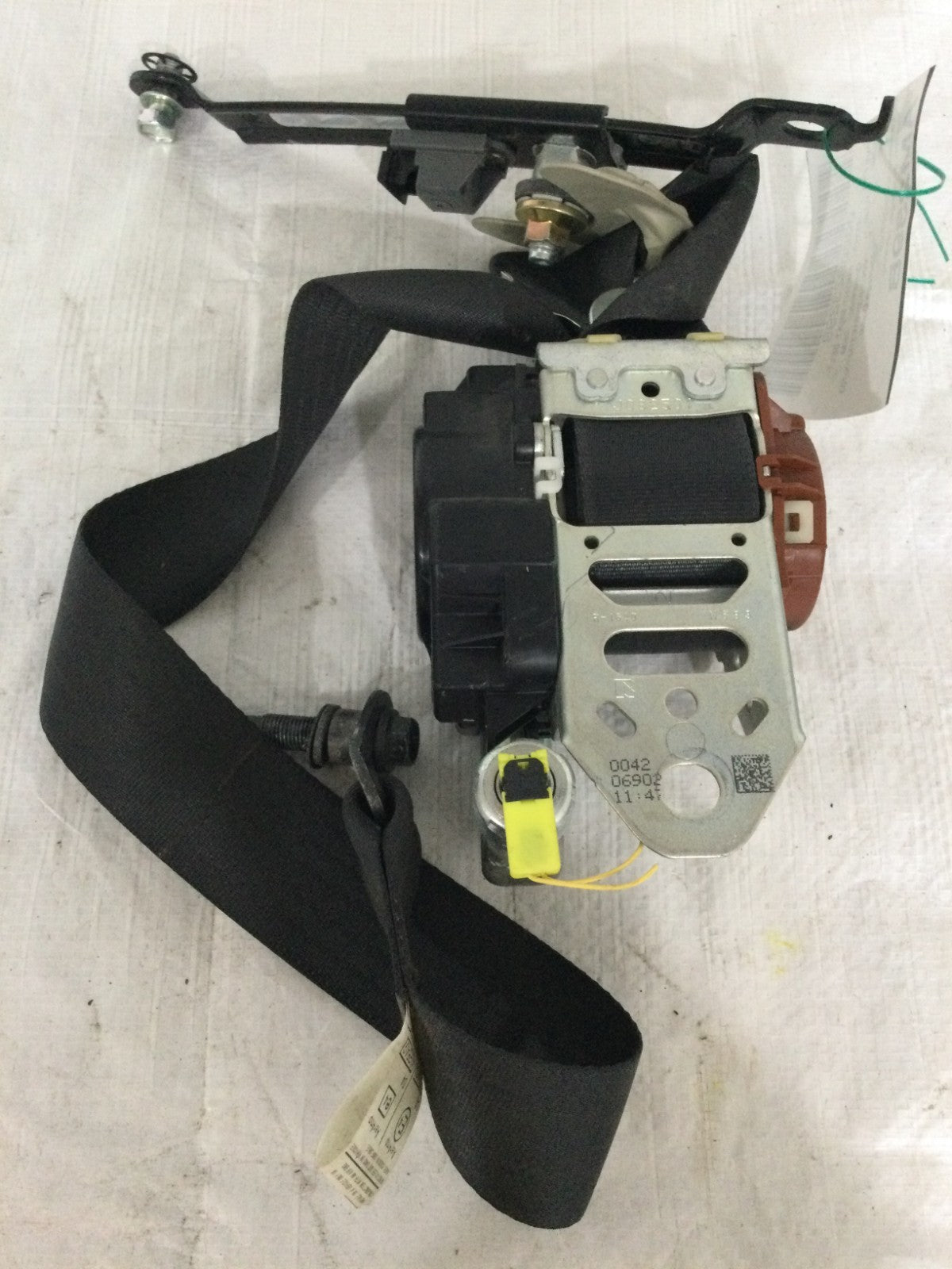2007 Infiniti G35 Front Right Passenger Seat Belt OEM 7Q3590-P