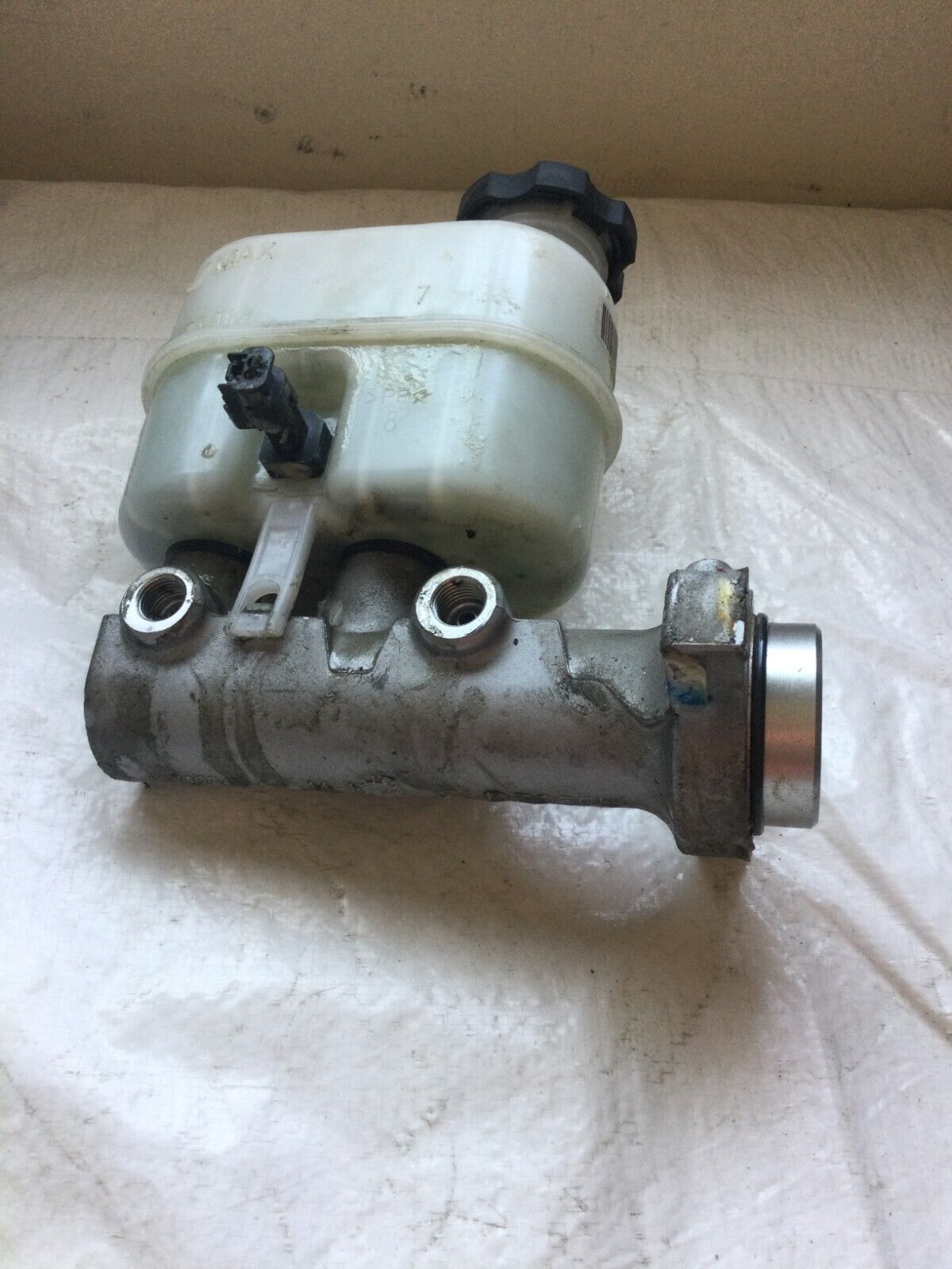 2018 Chevrolet Silverado 1500 Master Brake Cylinder W/ Reservoir OEM 5.3L