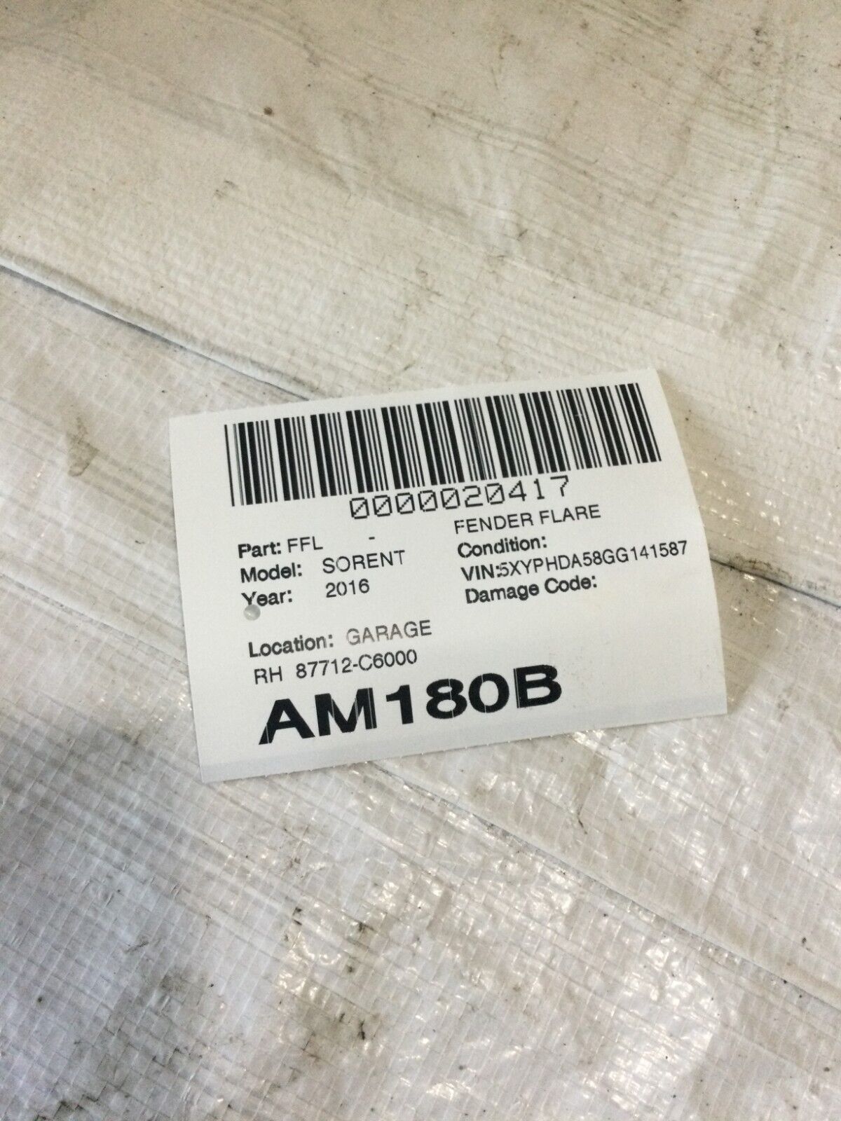 2016-2020 Kia Sorento Passenger Side Wheel Opening Molding OEM  87712-C6000
