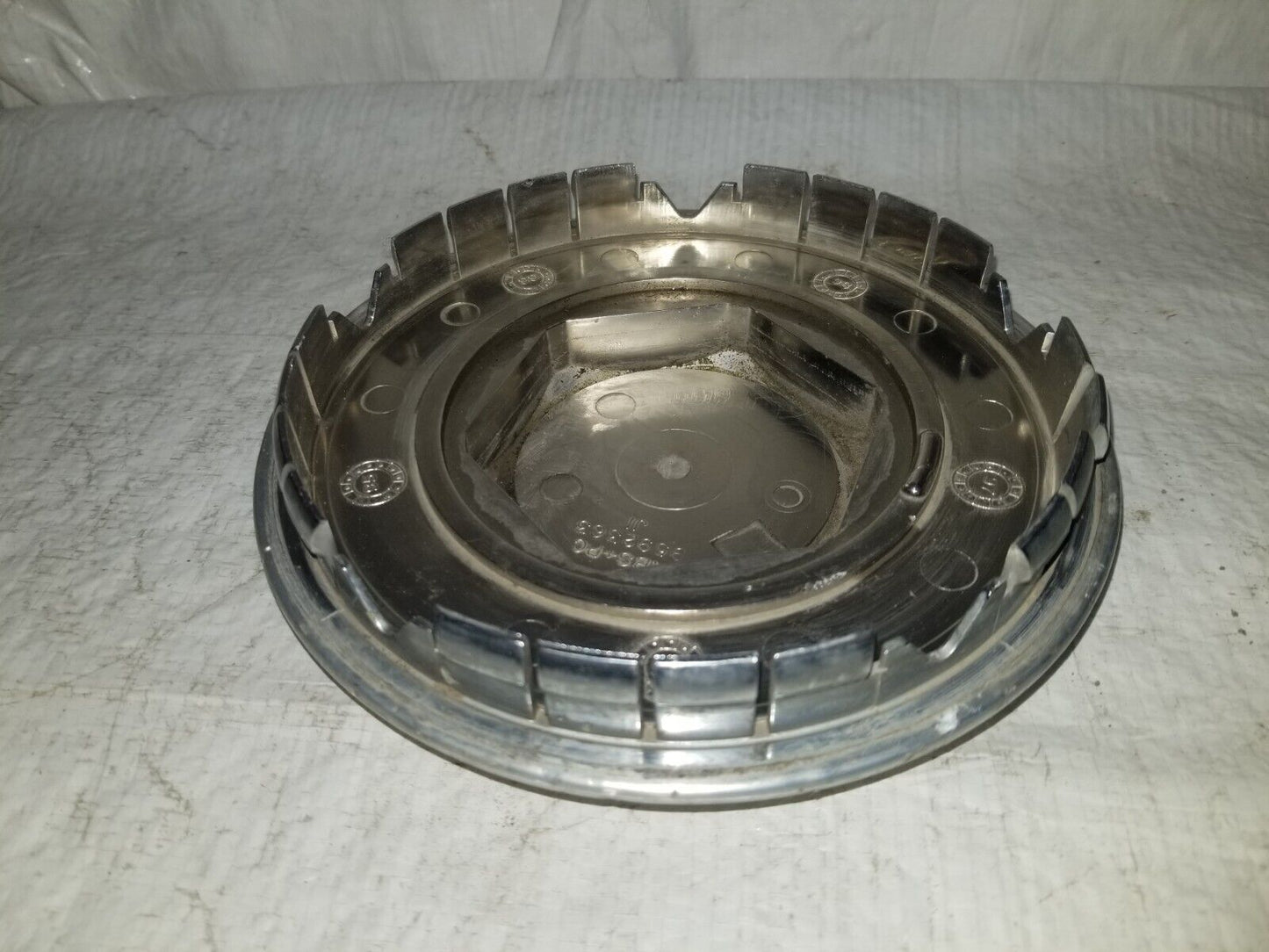 2000 Chevrolet Impala Wheel Center Hub Cap OEM 9592363