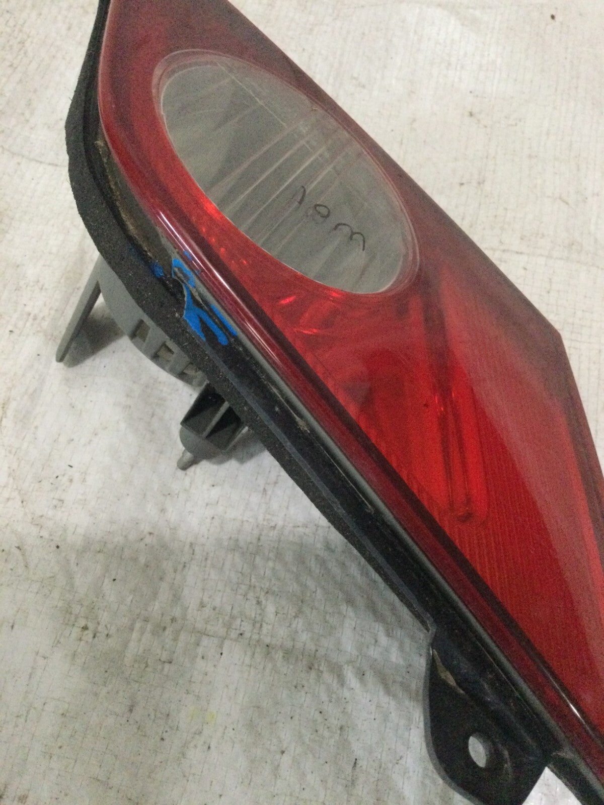 2006 -2007 Infiniti M45 Lid Mounted Left Tail Light Assembly OEM (DAMAGE MARKED)
