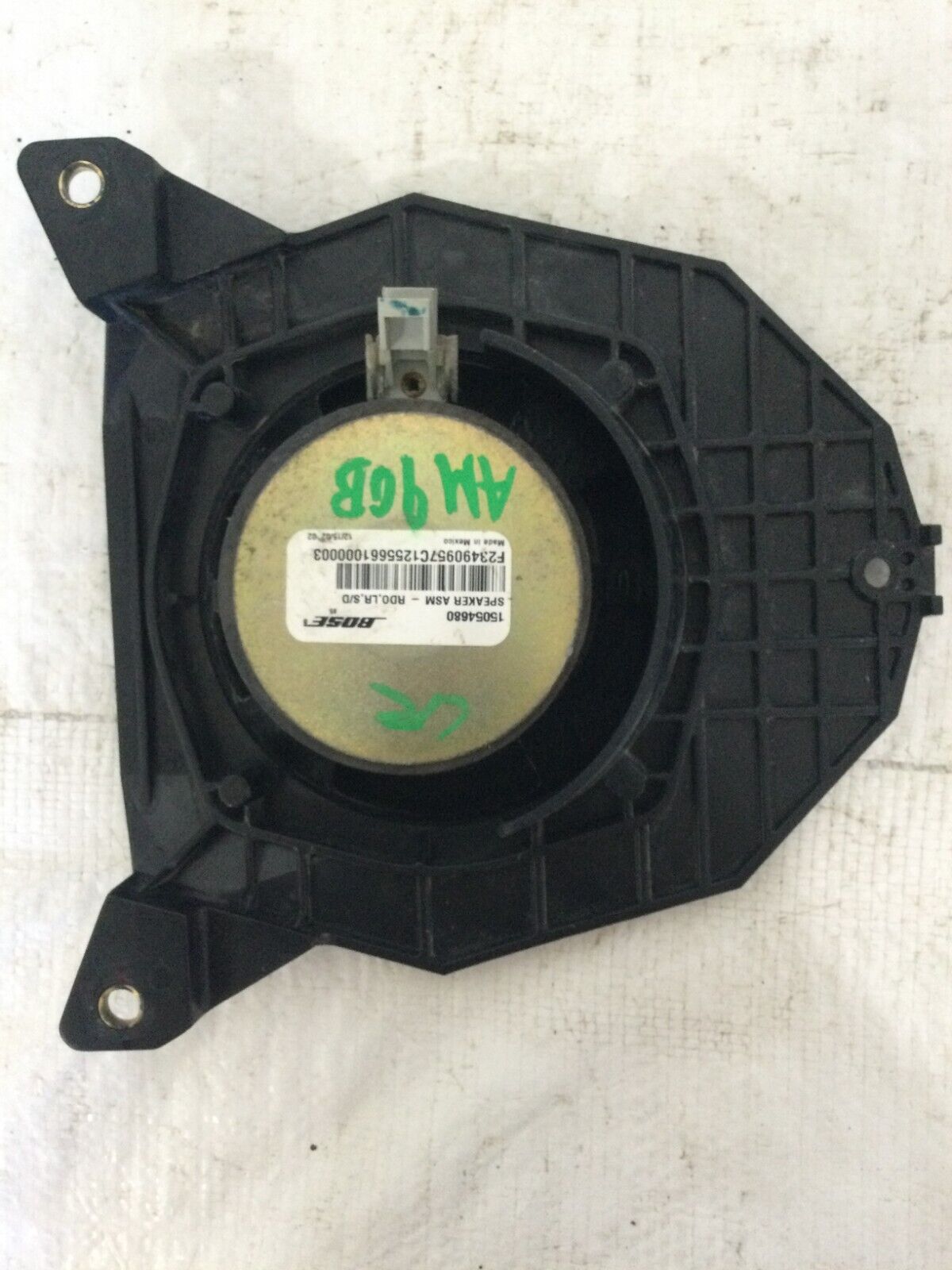 2003-2006 Cadillac Escalade EXT Left Rear Door Speaker OEM 15054680