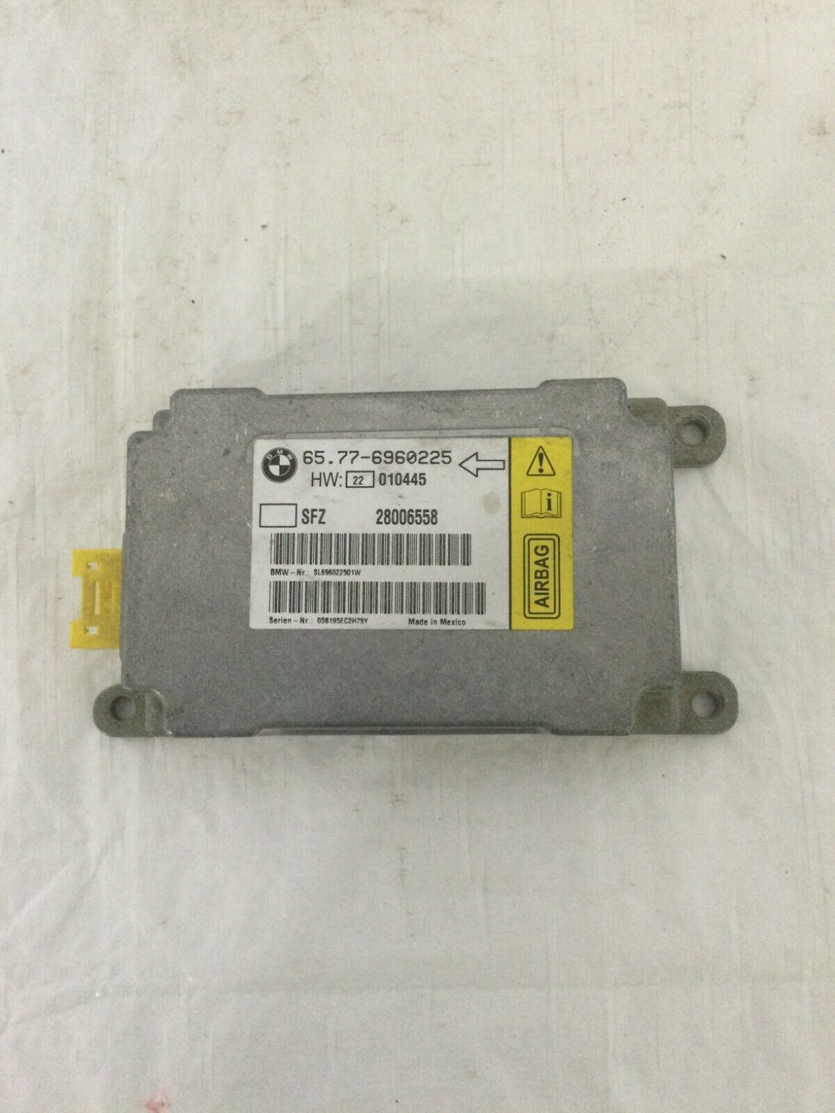 2006 BMW 750Li Sedan Crash Impact Sensor Module OEM 6960225 