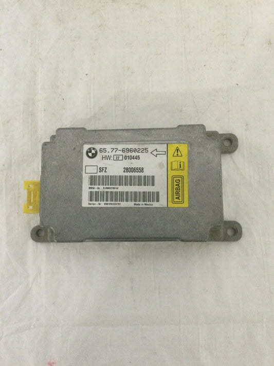 2006 BMW 750Li Sedan Crash Impact Sensor Module OEM 6960225 