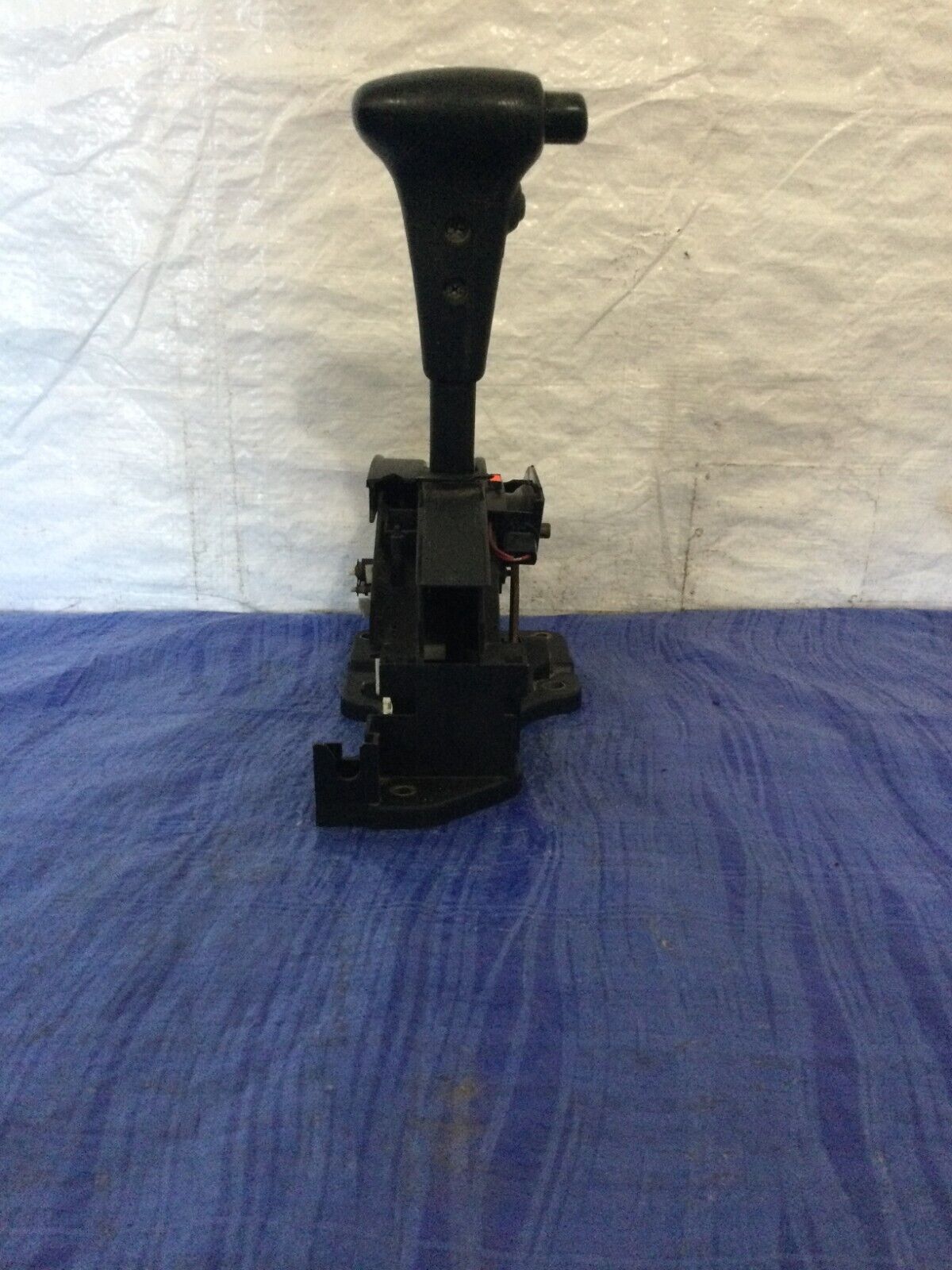 2002 Nissan Frontier  Floor Shifter Assembly OEM