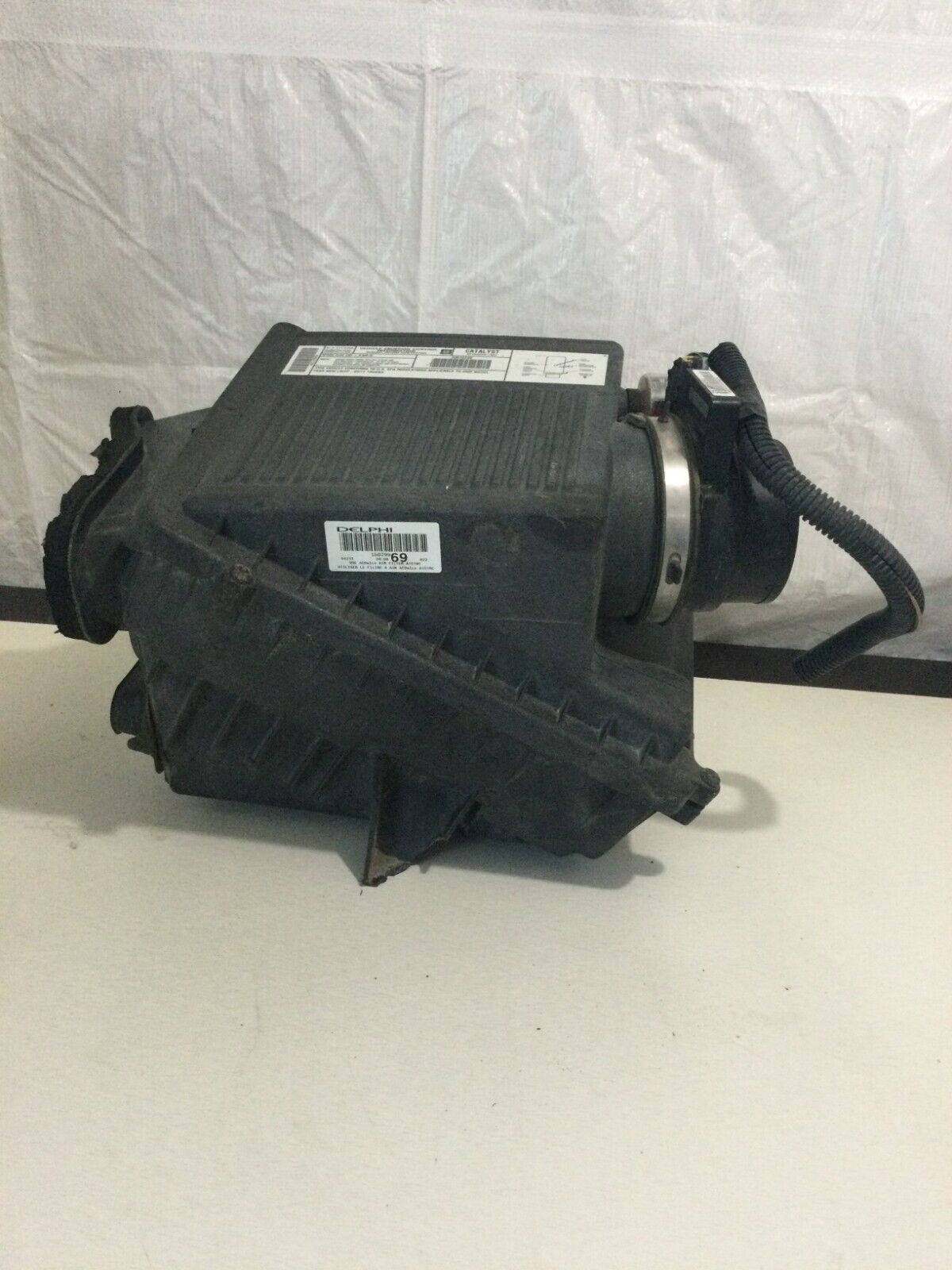 2005 Chevrolet Silverado 1500 Air Filter Box OEM ( DAMAGE MARKED )