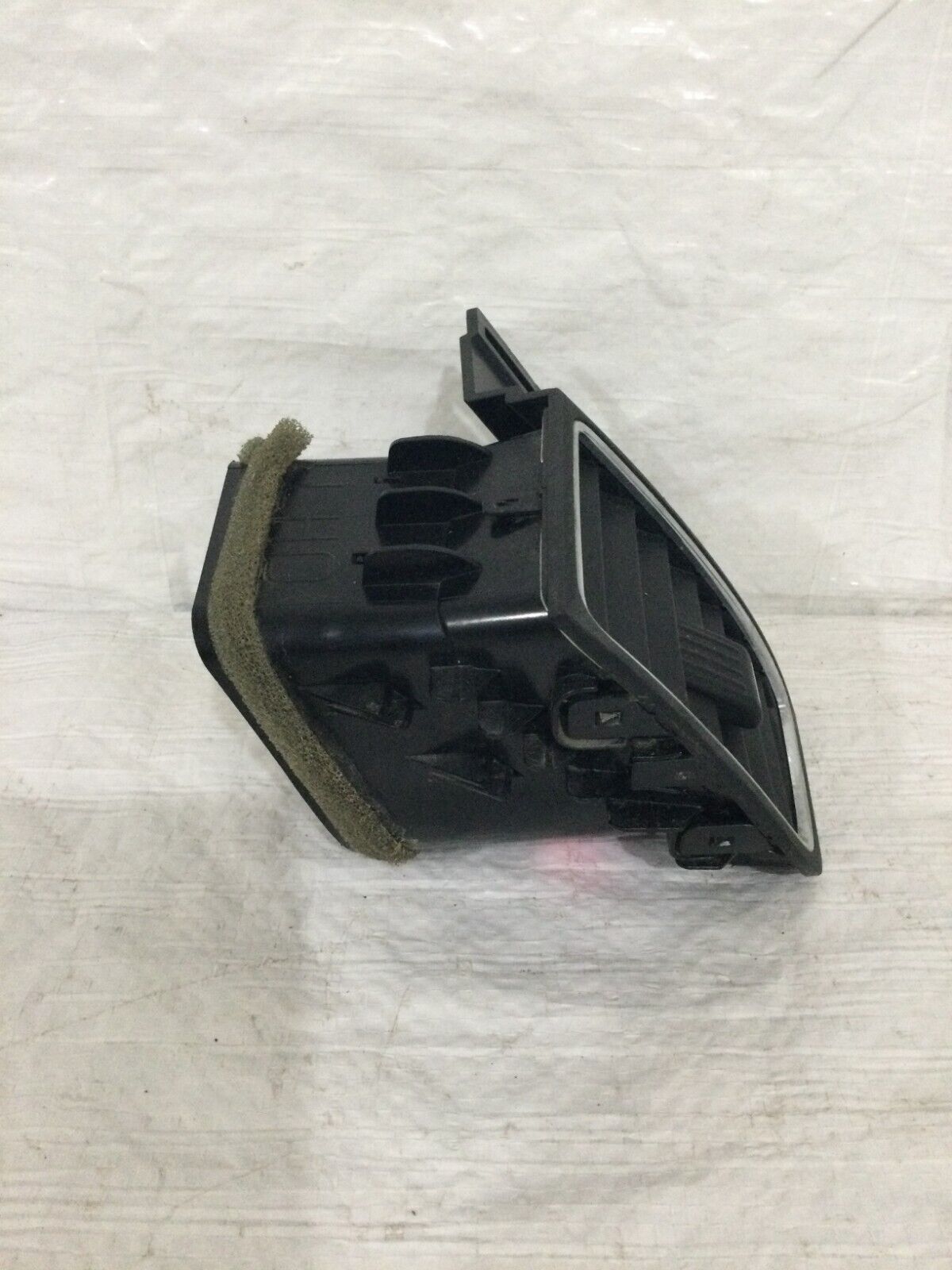 2019 Ford Taurus Left Driver Dash Air Vent OEM LH