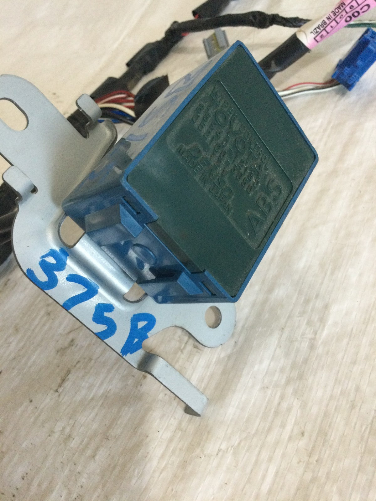 2004 Toyota Matrix Windshield Wiper Motor Relay OEM 85940-12130