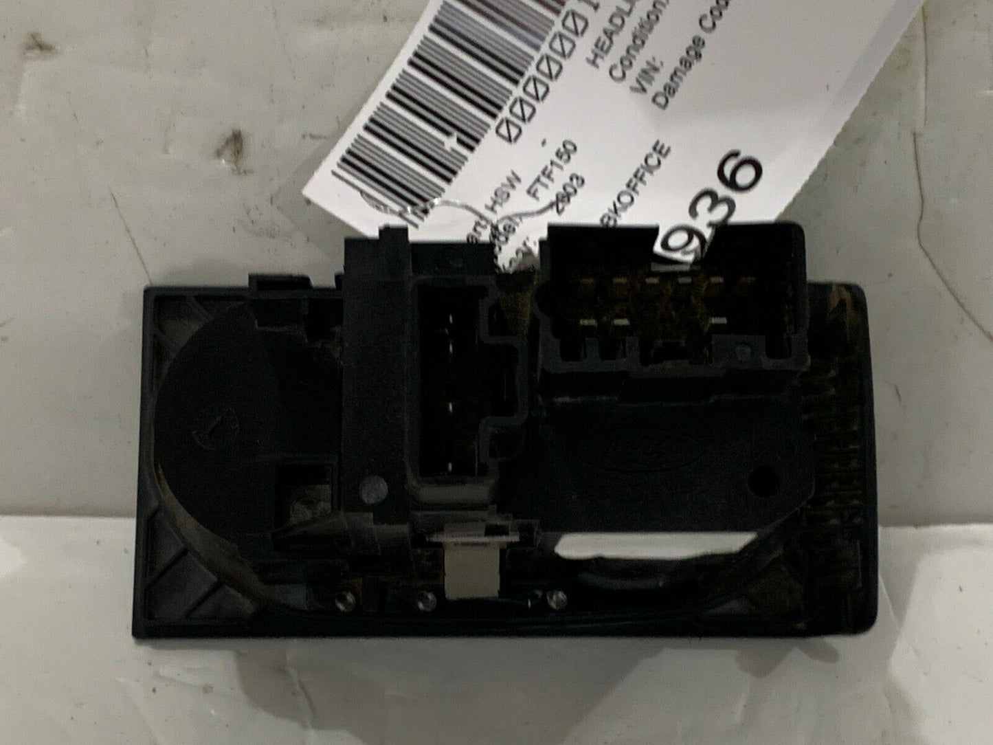 2001-2003 FORD F-150 Headlight W/ Fog Light Switch OEM