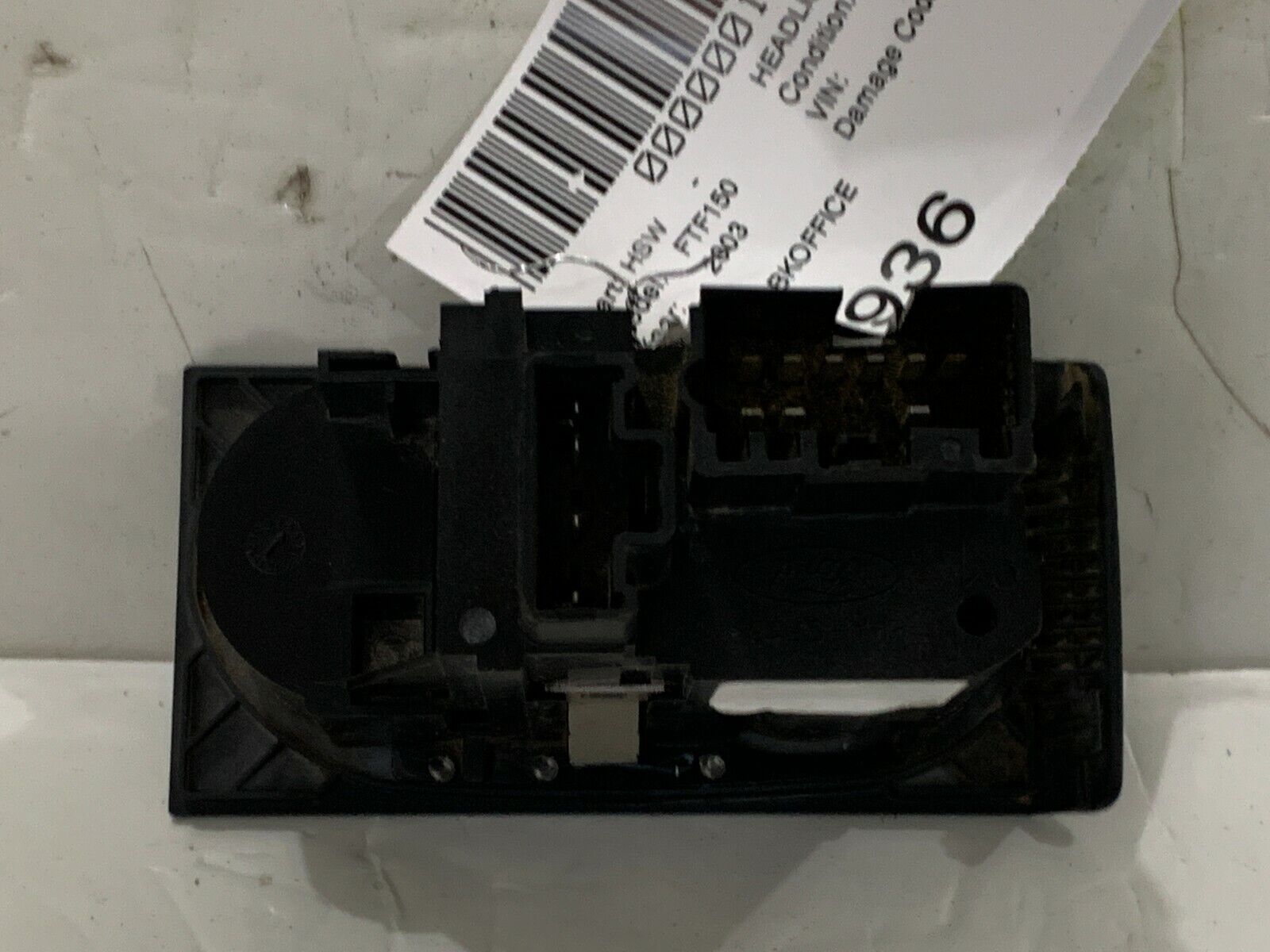 2001-2003 FORD F-150 Headlight W/ Fog Light Switch OEM